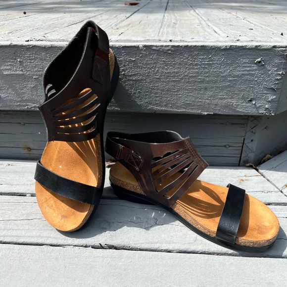 Naot Mint Red Gladiator Leather Sandals - Picture 3 of 10